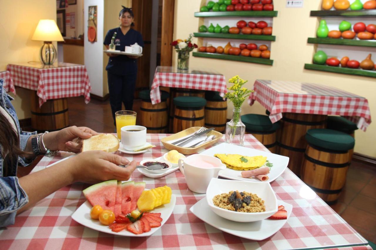 Hotel Vieja Cuba Quito Dış mekan fotoğraf